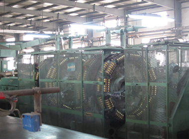 Hydraulic Hose - Wire Braiding Machine